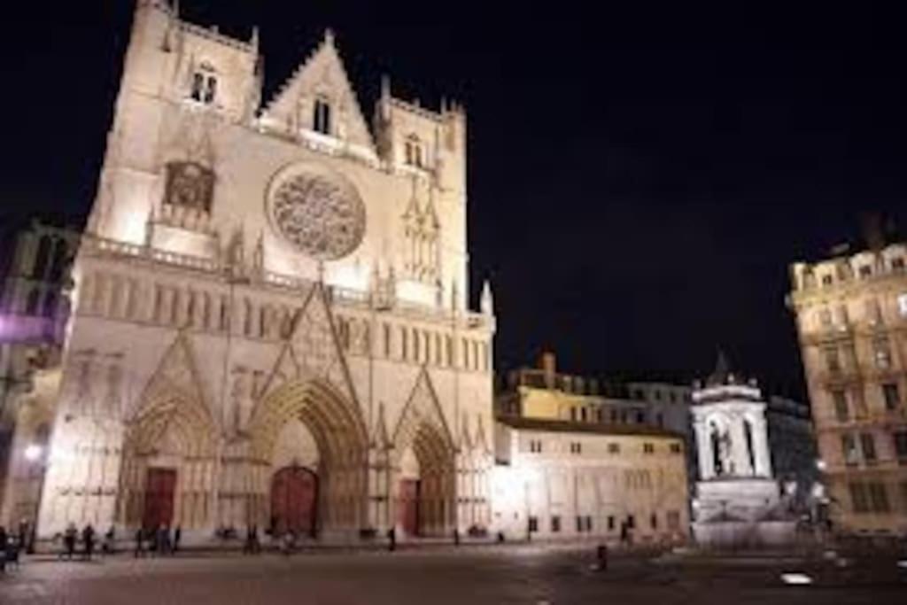 Appartement Pepite Rare 8 Personnes Au Coeur Battant Du Vieux Lyon Extérieur photo
