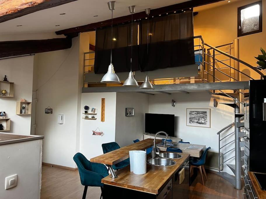 Appartement Pepite Rare 8 Personnes Au Coeur Battant Du Vieux Lyon Extérieur photo